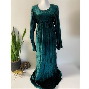 70’s Vintage Emerald Velvet Maxi Dress Long Sleeve